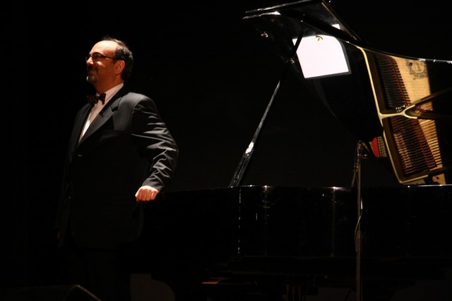 Abdel Wahab & The Piano